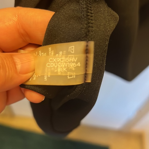 It don’t fit anymore and try lessen my clothes. - Picture 6 of 6